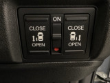 リアドアは乗り降りに便利な両側電動スライドドアです。また運転席に座っていながらスイッチ操作で自在にスライドドアを開け閉めできます。