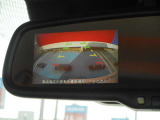 バックカメラ付きですので、車庫入れも安心して出来ます!画像はバックミラーに映し出されます。