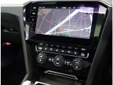 VW純正インフォティメントシステム「DiscoverPro」大変使いやすいタッチパネル型ナビゲーションでETC2.0とエンブレム内蔵バックカメラが付いています。