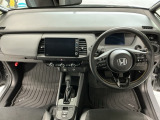 【前方視界】開放的な前方視界!運転がしやすく疲れにくいです♪窓が大きく、見通しがとっても良いおクルマですよ♪