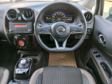 視界が良く操作しやすい運転席