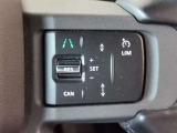 【アダプティブクルーズコントロール】全車速対応のACCやブラインドスポット、レーンキープアシスト機能などを搭載します。ステアリングホイールヒーターも搭載されているタイプになります。