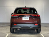 前・後方に車両や壁などの障害物がある場合、クルマが誤操作を察知して、衝突を未然に防ぎます。