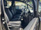運転席・助手席です