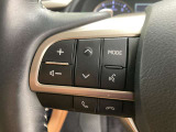 運転中、オーディオの操作をしてて、ハッとしたことはありませんか?ステアリングスイッチは、運転中でもハンドルでオーディオの操作が可能です。安全なドライブをサポートします。