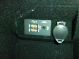 充電用USBジャックも付いています。