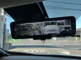 悪天候や荷物で後方の確認がしにくい時もミラーに映像で映してくれるインテリジェントルームミラーです。