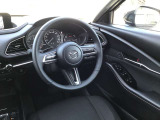 現在のMAZDA車はインパネ配置が視線の動きが少なくなるように設計レイアウトされています☆ひとつひとつの部品からMAZDAの安全に対するこだわりを感じる事が出来ます☆