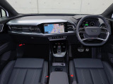 Audiのインテリアはエクステリア同様、優れたデザイン性とクオリティ、そして機能性を兼ね備えております。