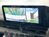 【アラウンドビューモニター】専用のカメラにより、上から見下ろしたような視点で360度クルマの周囲を確認することができます☆死角部分も確認しやすく、狭い場所での切り返しや駐車もスムーズに行えます。