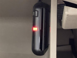 【ETC】有料道路を利用する際に料金所で停止することなく通過できる、ETC車載器(ノンストップ自動料金収受システム機器)が装備されています。セットアップを行うことで利用可能になります。