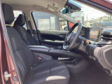 運転席もこの広さで乗り降りに便利!