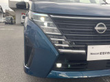 LEDヘッドランプは、白く明るいのが特徴です。フォグランプ付きです。