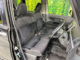 運転席シート廻りは使用感も少なく、良好な状態となっています。前オーナー様が丁寧に使っていたことがよくわかりますね。