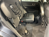 後席をはね上げれば、「もうひとつの荷室」が生まれます。