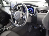 高いホールド性で運転姿勢が安定します。長距離ドライブでも疲れにくいのが魅力です。快適なドライビングライフをお送りください♪