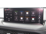 ホンダ純正12.3インチコネクトディスプレイはAM/FM・Bluetooth・フルセグTV・スマートフォンで用いるGoogleアカウントを使用することで多彩なサービスが車内で利用でいます。