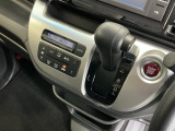 発進時から滑らかに加速する無段階変速のCVTはストップ&ゴーの多い街の中も快適です