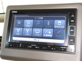 純正メモリーナビ(VXM-214VFi)を装着しております。AM、FM、CD、DVD再生、Bluetooth、音楽録音再生、フルセグTVがご使用いただけます。初めて訪れた場所でも安心ですね!