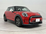 おすすめポイント2:社外カスタム多数!ぜひお車を見にご来店ください。(ヘッドライトプロテクション、社外ステアリング、センターメーターホルダー、ルーフラッピング等)