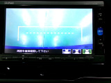 バックカメラの画像です。ガイドラインがスムースな車庫入れをサポートいたします。車庫入れの安心感がアップしますね。