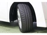 タイヤサイズはハイスペックな 235/50R18。