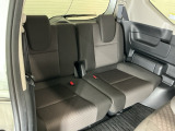 1列目から3列目まで広々大空間です。3列目シートは荷物が多い時や不要な時はアレンジして荷室として使用することが可能で便利に使えます