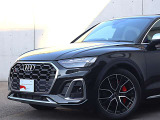 ●Audiが最初に採用したLEDポジショニングランプ。シャープなラインで昼間でも点けていたいと思うほど上品でオシャレです。夜間走行時はさらに目立ちます!