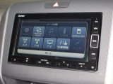 ナビゲーションは純正メモリーナビ(VXM-214VFi)を装着しております。AM、FM、CD、DVD再生、Bluetooth、音楽録音再生、フルセグTVがご使用いただけます。