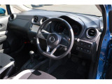 ハンドル周りもスッキリしていて運転しやすいです。