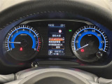 【メーターまわり】ドライバーから見やすい位置にあって安全運転に寄与します。マルチインフォメーションディスプレイでは、クルマに関する情報の確認はもちろん、各種安全機能・装備のON/OFFも設定可能。