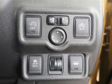〈レーンディパチャーアラート〉道路上の白線(黄線)をカメラで認識し、ドライバーがウインカー操作を行わずに車線を逸脱する可能性がある場合、ブザーとディスプレイ表示により注意喚起サポートをします!