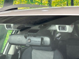 【アイサイトVer3】前方の車両等を検知し、衝突しそうな時は警報で注意を促し、ブレーキを踏む力をサポート。ブレーキを踏めなかった場合は衝突被害軽減ブレーキが作動、衝突回避をサポートします。