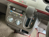 発進時から滑らかに加速する無段階変速のCVTはストップ&ゴーの多い街の中も快適です