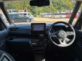 ブラックを基調とした上質な車内インテリアです!