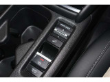 ヒルディセントコントロール搭載!下り坂の走行中に、ブレーキペダルを踏むことなく車速を一定に保つよう支援する機能です!