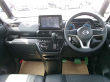操作しやすい運転席廻り!操作パネルも使いやすい!!ドライブが楽しくなります!