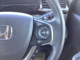 Hondaセンシングの機能のひとつ、アダプティブクルーズコントロール付!アクセルから足を離しても設定したスピードと前車との車間を保ち走行してくれます!車線維持もアシスト☆高速道路で疲労軽減ですね☆