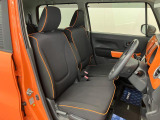 【フロントシート】さまざまな体格の方が快適に運転ができるよう配慮したシートになっております。