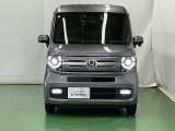 LEDヘッドライトを装備しています。LEDヘッドライトはとても明るく、雨の日や夜間走行も安全・安心です。オートライトコントロール付きで周囲の明るさに応じて自動で点灯・消灯します