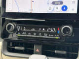 ★エアコンパネル★温度設定で操作ができるオートエアコンが装備されています!