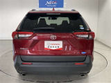 いつでも、どこでも、行きたい場所へ自由に行ける。世界を広げる、本格的なSUV・RAV4!