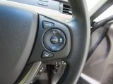 Hondaセンシングの機能のひとつ、アダプティブクルーズコントロール付!アクセルから足を離しても設定したスピードと前車との車間を保ち走行してくれます!車線維持もアシスト☆高速道路で疲労軽減ですね☆