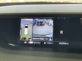 空から見たような映像で駐車ができるアラウンドビューモニター。ひと目でわかるセンサーに前後の衝突被害軽減ブレーキ付き。