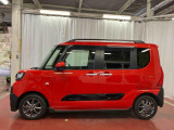 【スマートアシスト搭載車】 衝突回避支援ブレーキ機能(対車両・歩行者)、衝突警報機能(対車両・対歩行者)、誤発信抑制制御機能などの機能で安全な運転をサポートします。
