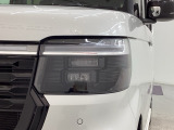 LEDヘッドライトは、点灯の瞬間から最大光量を発揮し、突然暗くなるトンネルなどでの安定感を高めます。