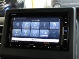 ナビゲーションは純正メモリーナビ(VXM-214VFi)を装着しております。AM、FM、CD、DVD再生、Bluetooth、音楽録音再生、フルセグTVがご使用いただけます。