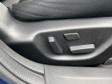 シートメモリー機能を備える10WAYパワーシートを装備!体格や好みに応じたポジションをスムーズに調整できます。