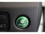エンジン、エアコンなどを制御し低燃費な(ECONモード)に、また走りを楽しみたいとき、空調など快適性を重視したいときはスイッチOFFで通常モードに切り替えが出来ます。