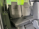 3列目シートはもちろん状態良好☆大人でもゆったりと座って頂けますので、大人数でのお出かけもラクラクです♪ご家族で、気の知れた仲間で、ドライブに行くのが楽しみですね♪
